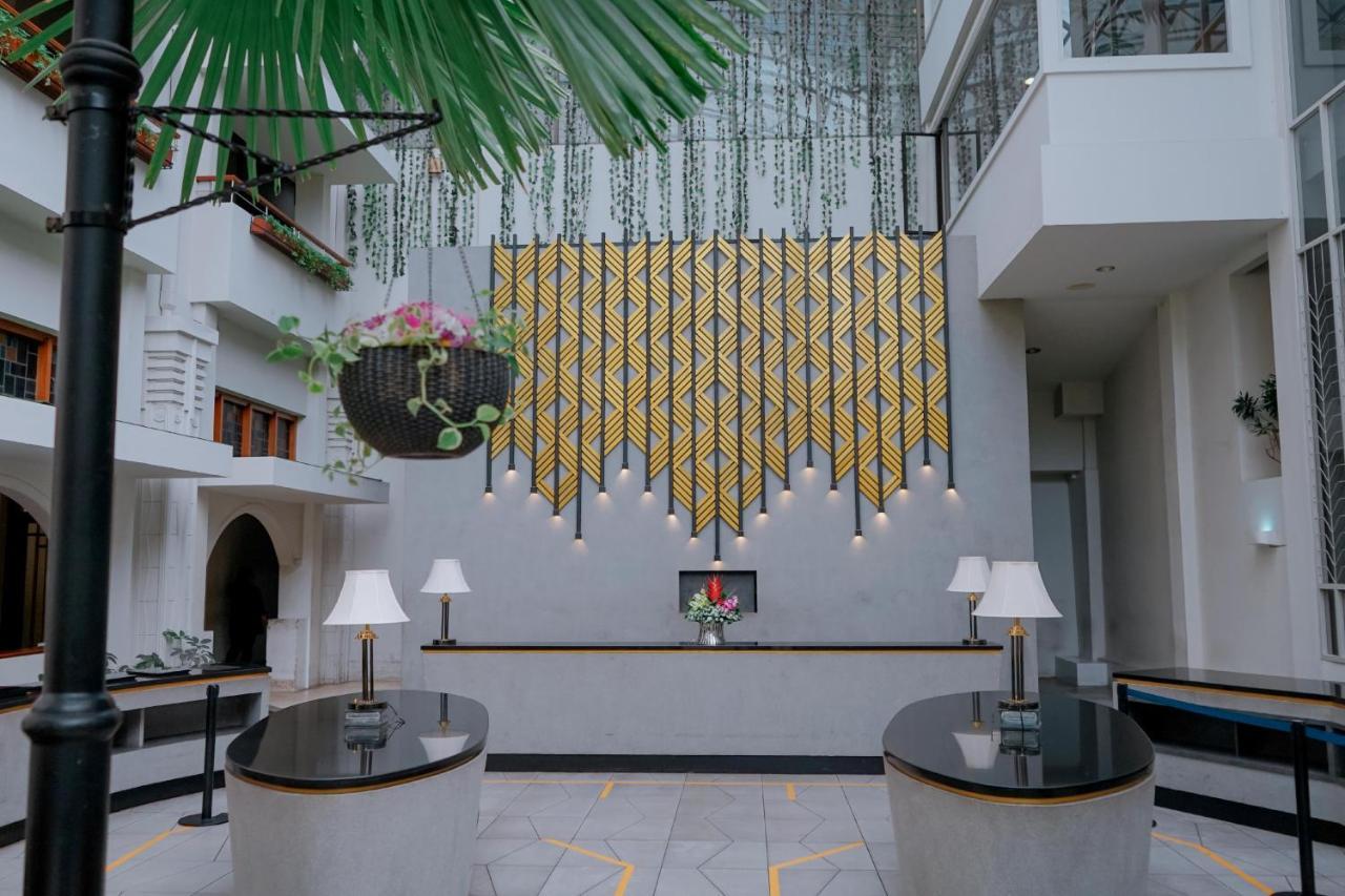 Hotel Savoy Homann Μπαντούνγκ Εξωτερικό φωτογραφία