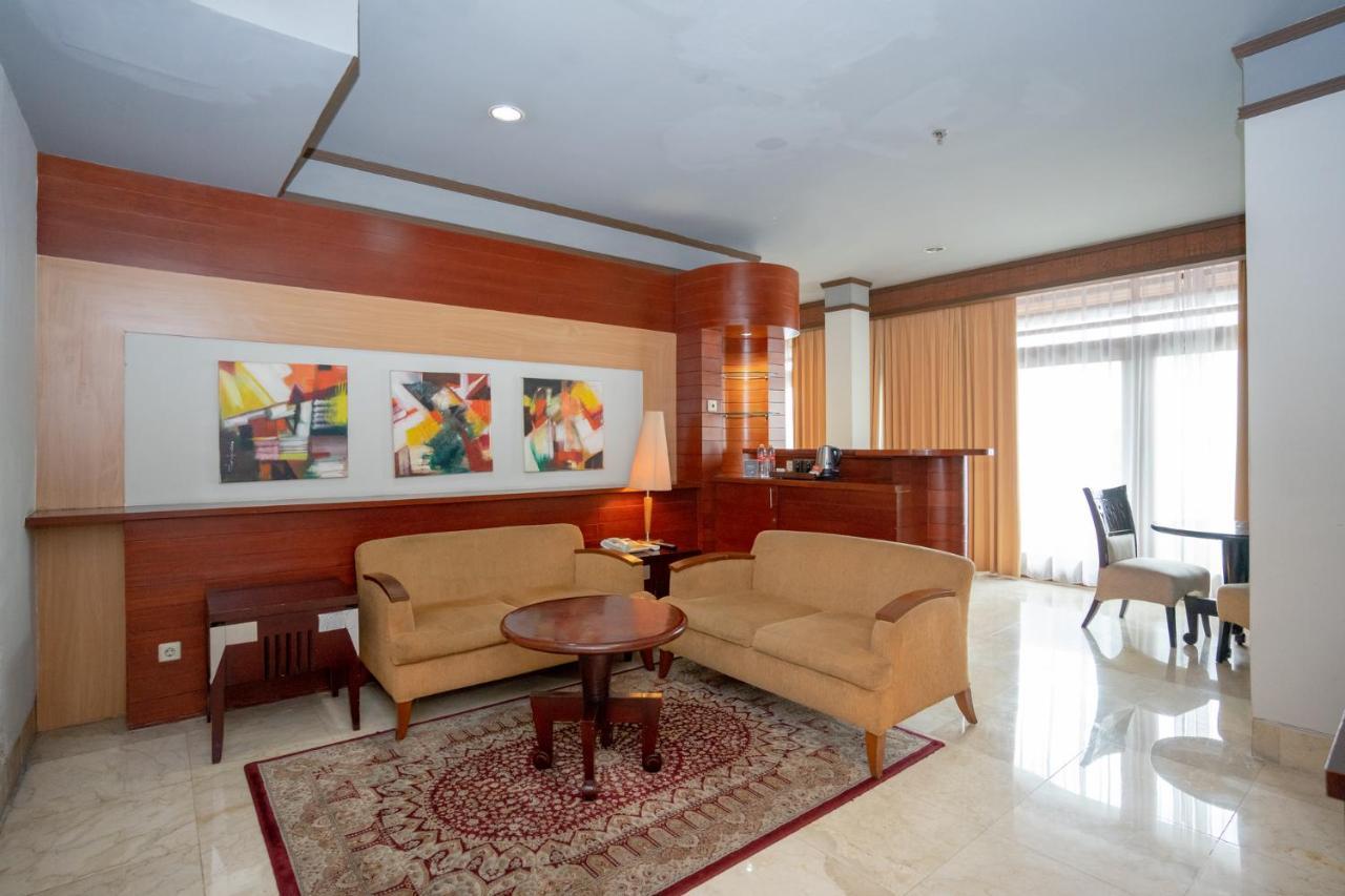Hotel Savoy Homann Μπαντούνγκ Εξωτερικό φωτογραφία