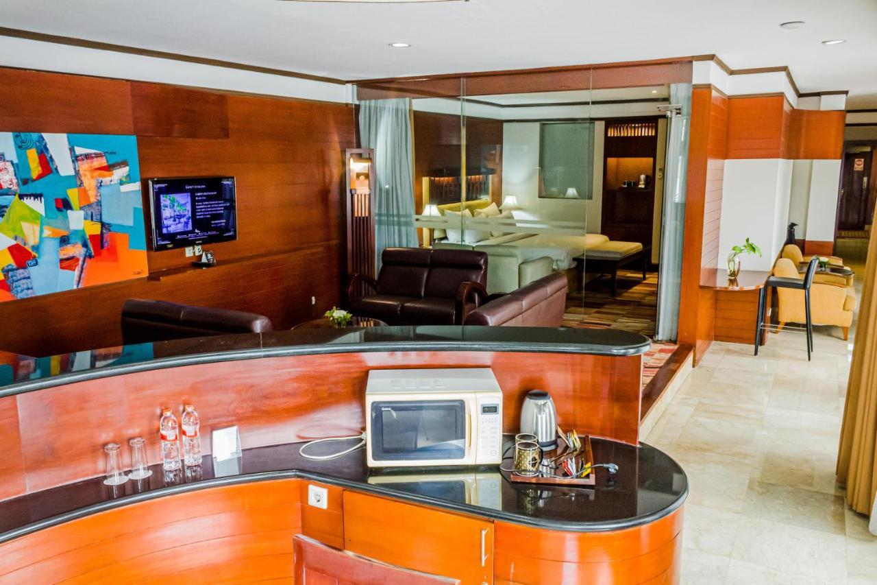Hotel Savoy Homann Μπαντούνγκ Εξωτερικό φωτογραφία
