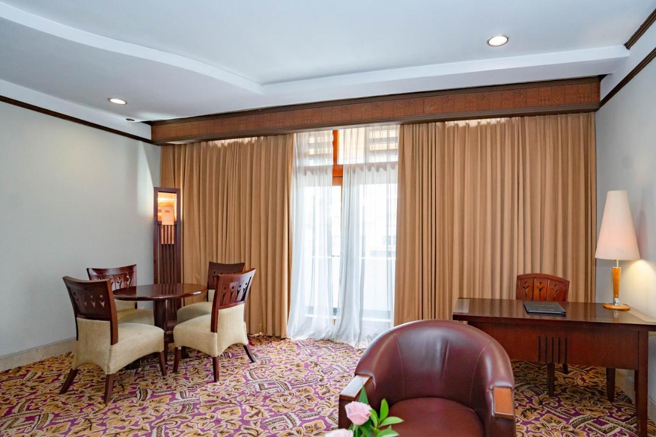 Hotel Savoy Homann Μπαντούνγκ Εξωτερικό φωτογραφία